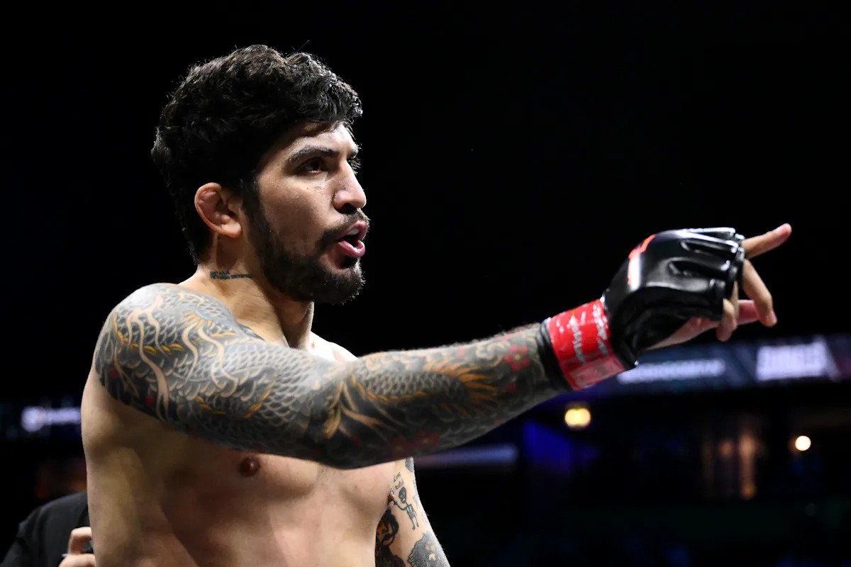 Dillon Danis steamrolls Warren Spencer in 15 seconds to win Misfits MMA title, teases Eddie Hall fight