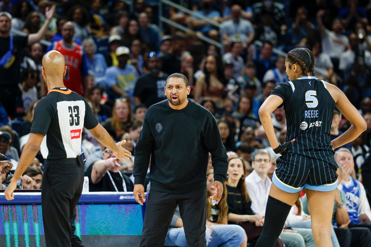 Chicago Sky Coach Keeps It Real on What Went Wrong in 14th Loss of the Season Chicago Sky Coach Keeps It Real on What Went Wrong in 14th Loss of the Season