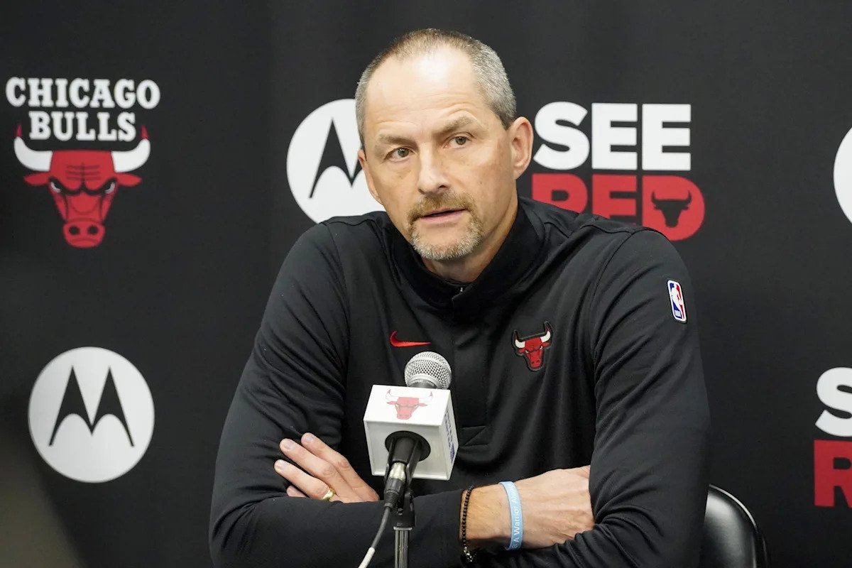 Chicago Bulls fire GM, VP of basketball operations in front office shakeup Chicago Bulls fire GM, VP of basketball operations in front office shakeup