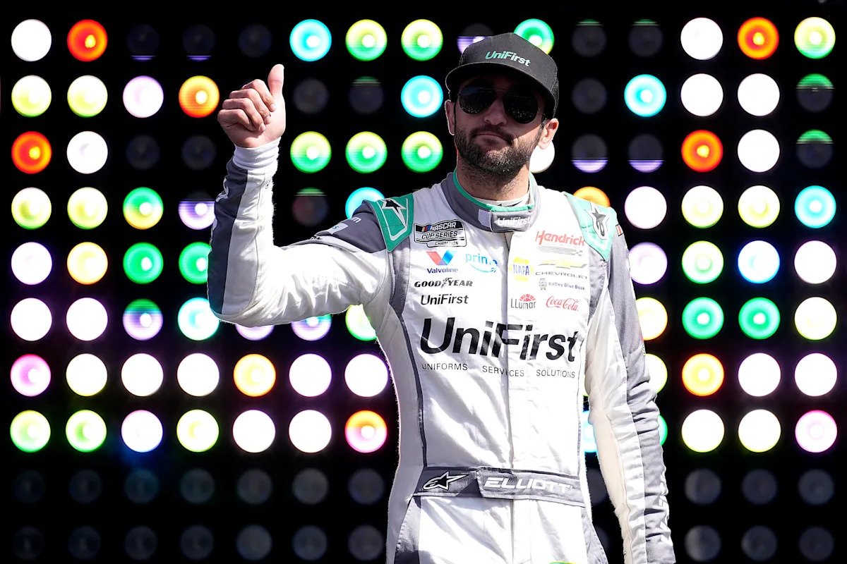 Who won the NASCAR Cup Martinsville race? Winner is Chase Elliott, plus full results Who won the NASCAR Cup Martinsville race? Winner is Chase Elliott, plus full results
