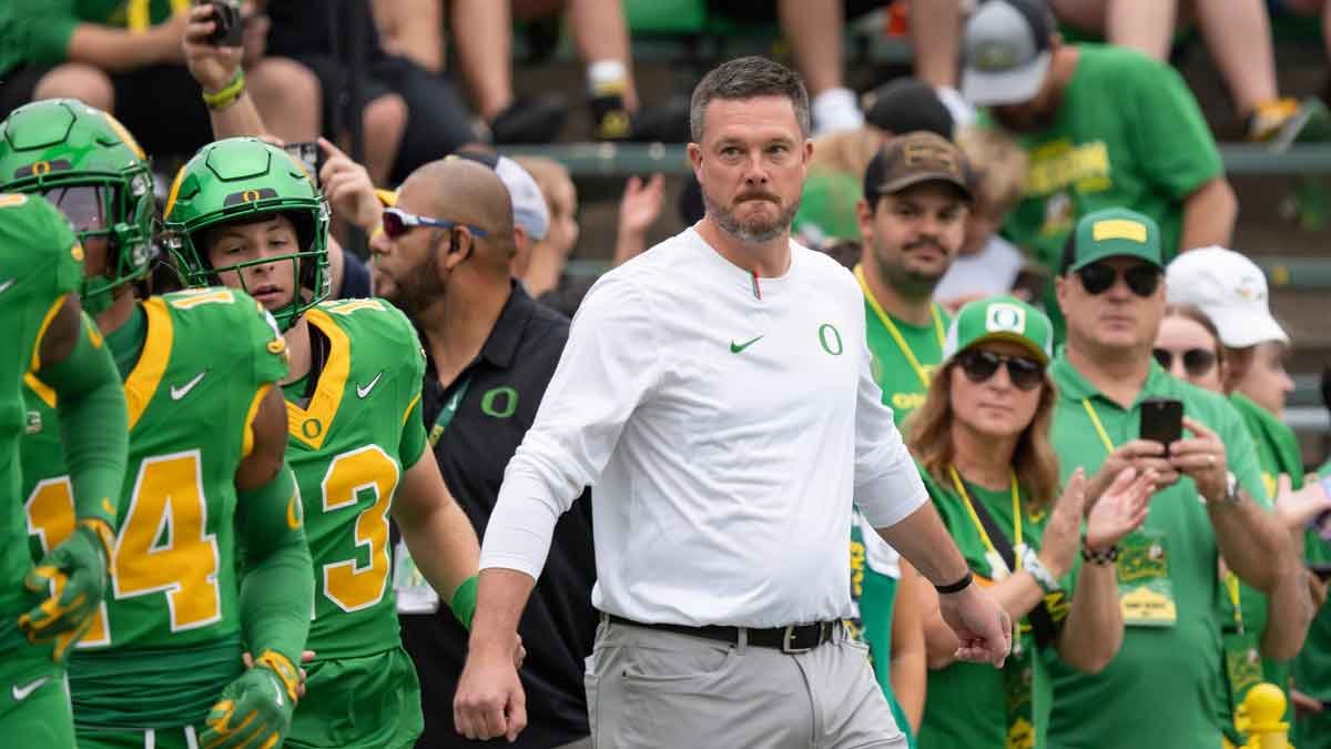 Freshman Oregon football starter earns Dan Lanning stamp of approval