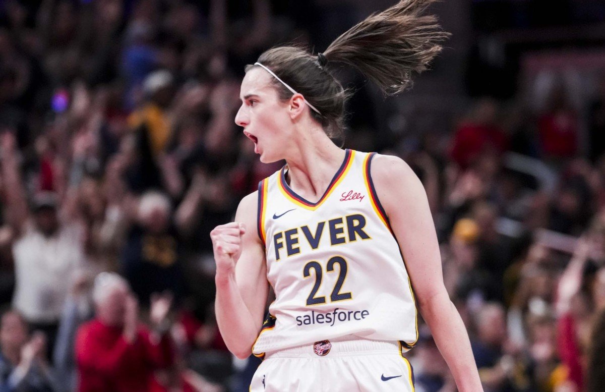 Caitlin Clark’s Big Flex After Fever’s 27-Point Blowout of Angel Reese, Sky Caitlin Clark’s Big Flex After Fever’s 27-Point Blowout of Angel Reese, Sky