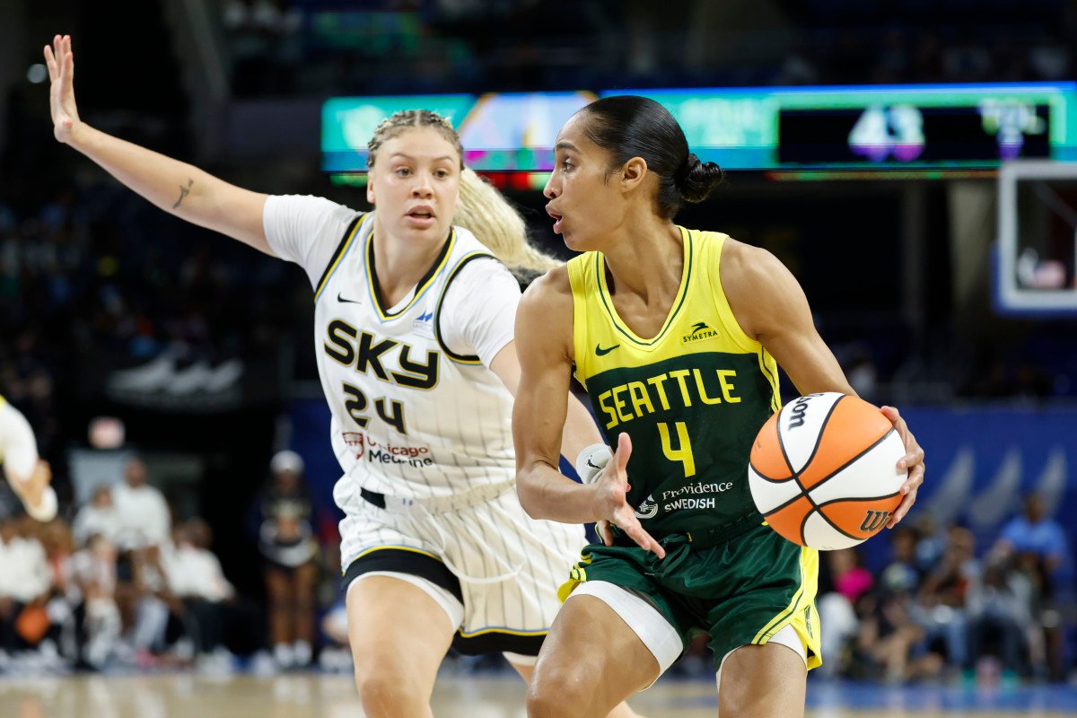 “This Is Gross Basketball” — Sky Guard Doesn’t Sugarcoat Blowout Loss to Storm “This Is Gross Basketball” — Sky Guard Doesn’t Sugarcoat Blowout Loss to Storm