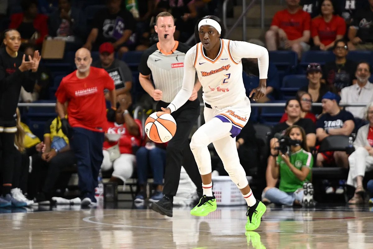 Diana Taurasi, Dirk Nowitzki and Jimmy Butler? Mercury talk famous contacts