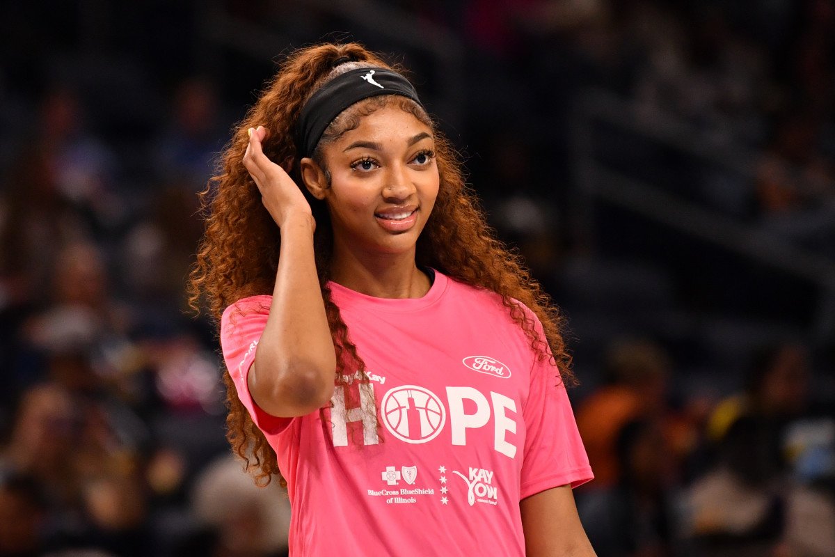 Chicago Sky Coach Sends Strong Angel Reese Message After Loss to Indiana Fever Chicago Sky Coach Sends Strong Angel Reese Message After Loss to Indiana Fever