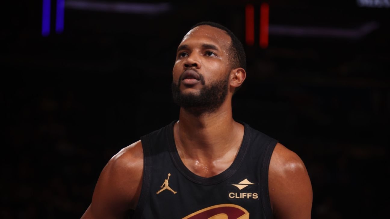 Cavaliers’ Evan Mobley named Defensive Player of the Year Cavaliers’ Evan Mobley named Defensive Player of the Year