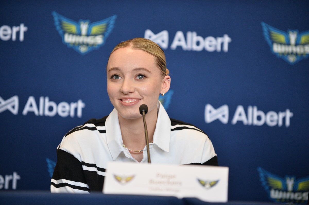 Paige Bueckers Sends Clear Message on Caitlin Clark Comparisons After WNBA Debut Paige Bueckers Sends Clear Message on Caitlin Clark Comparisons After WNBA Debut