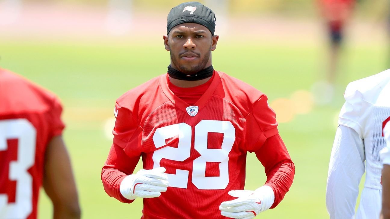 Shilo Sanders all smiles as he begins NFL journey with Bucs Shilo Sanders all smiles as he begins NFL journey with Bucs