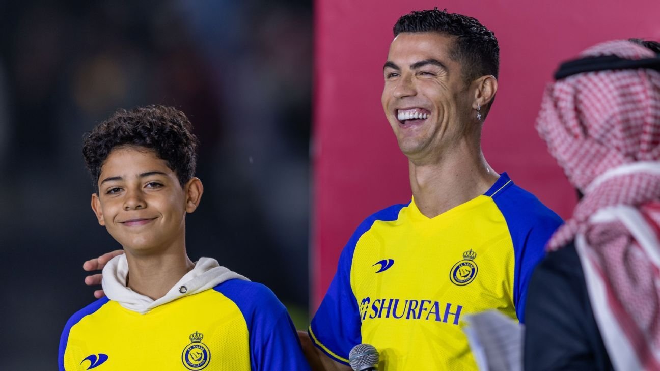 Ronaldo tops Curry, Fury on Forbes’ highest-paid list Ronaldo tops Curry, Fury on Forbes’ highest-paid list