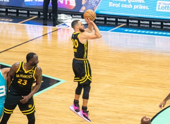 Warriors aim to rally despite Steph Curry’s injury Warriors aim to rally despite Steph Curry’s injury