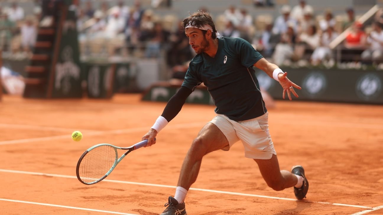 Lorenzo Musetti warned for kicking ball at French Open line judge Lorenzo Musetti warned for kicking ball at French Open line judge