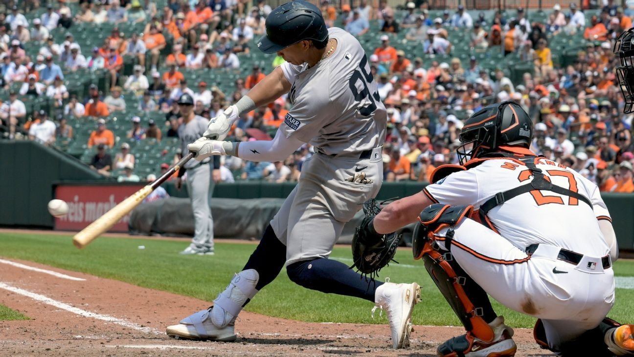 Yankees’ Cabrera hopeful he can return from fractured ankle Yankees’ Cabrera hopeful he can return from fractured ankle