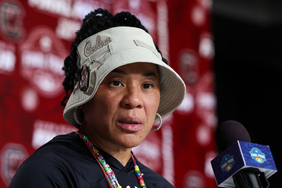 South Carolina Turns Heads After Team GPA Under Dawn Staley Surfaces South Carolina Turns Heads After Team GPA Under Dawn Staley Surfaces