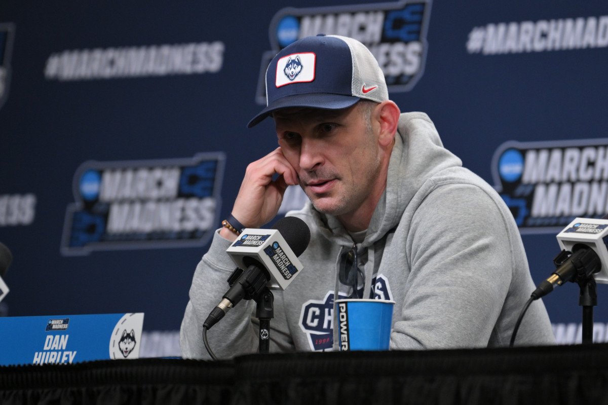 UConn’s Dan Hurley Had Subtle Reaction After EA Sports Announces College Basketball Return UConn’s Dan Hurley Had Subtle Reaction After EA Sports Announces College Basketball Return