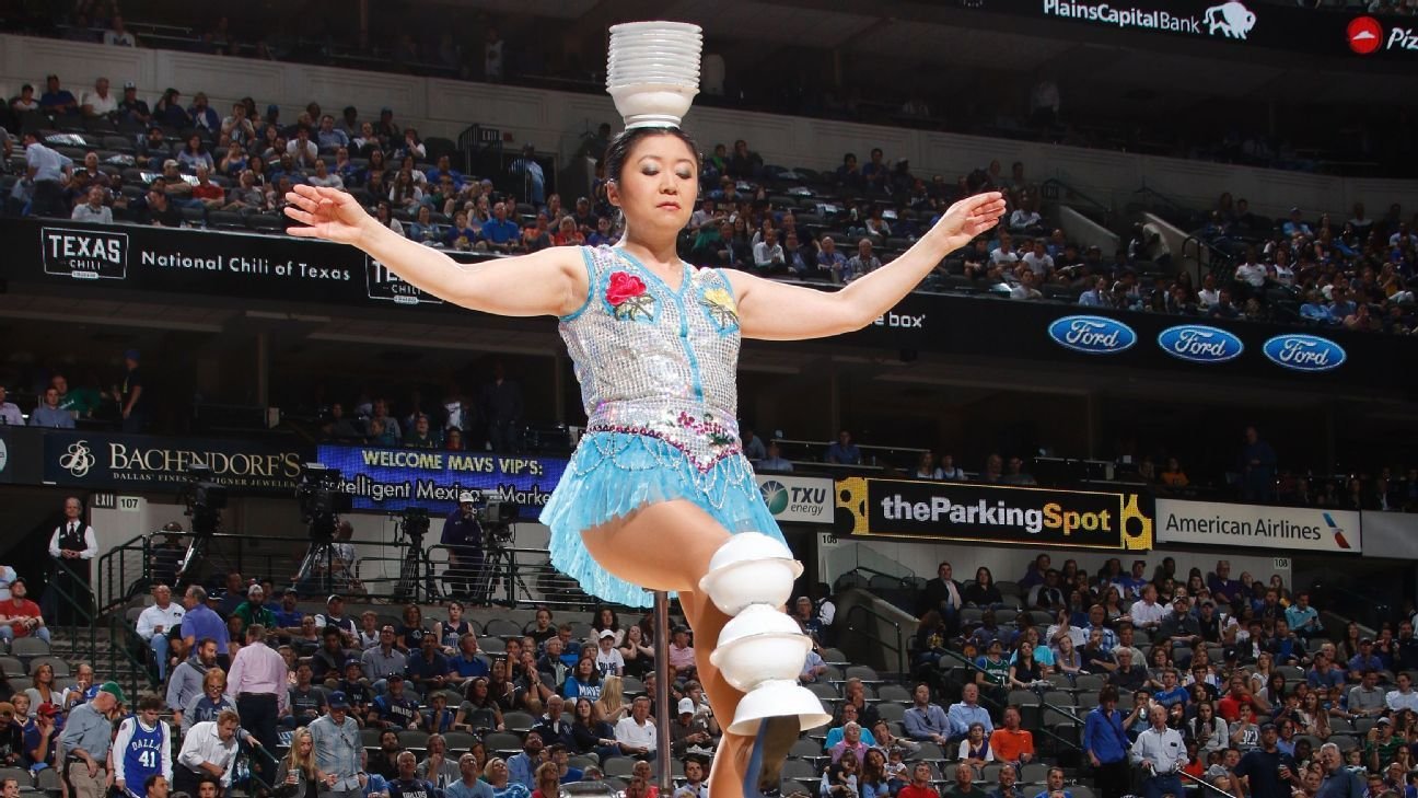 Red Panda has broken wrist, is out of hospital after fall Red Panda has broken wrist, is out of hospital after fall