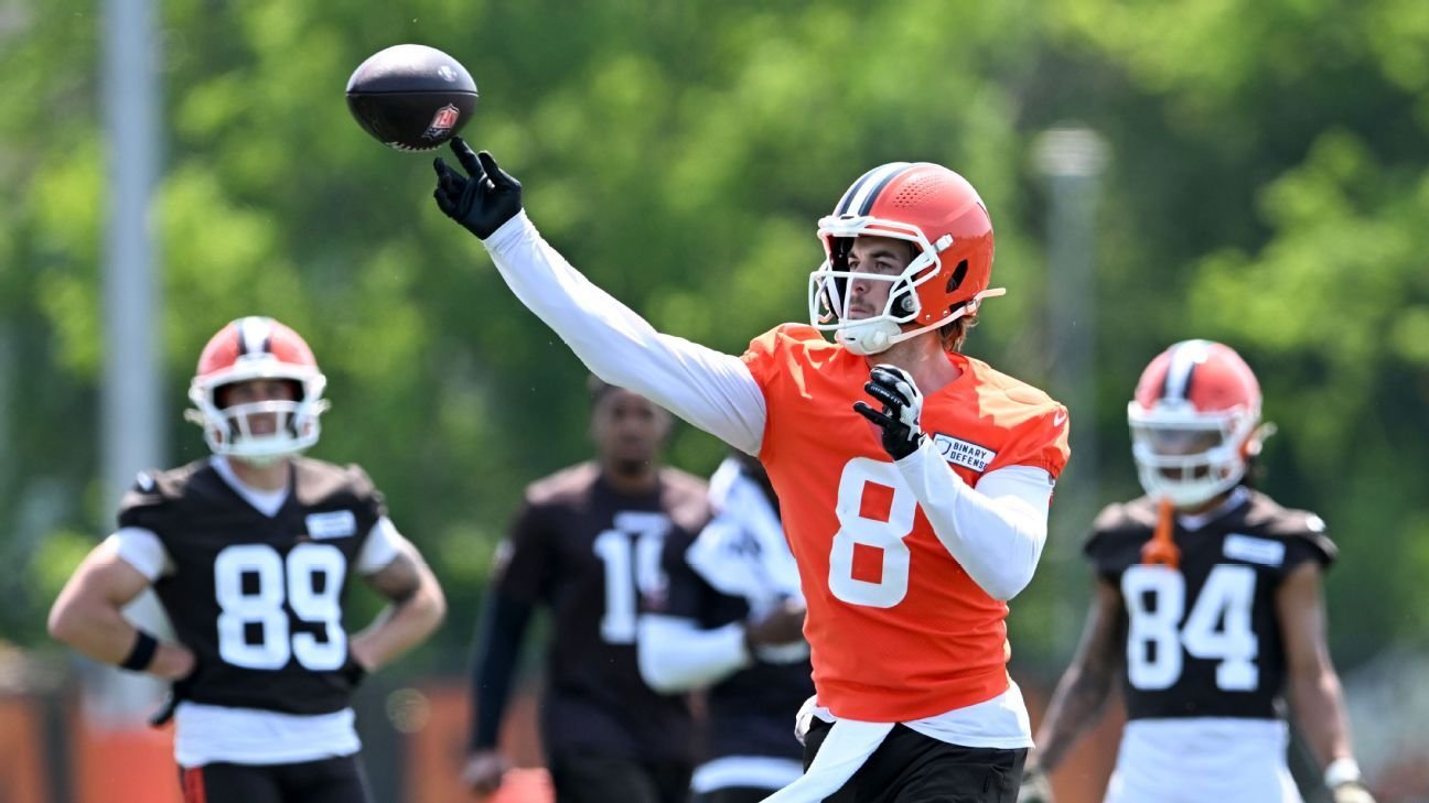 Can Kenny Pickett claim Browns’ starting QB job? Can Kenny Pickett claim Browns’ starting QB job?
