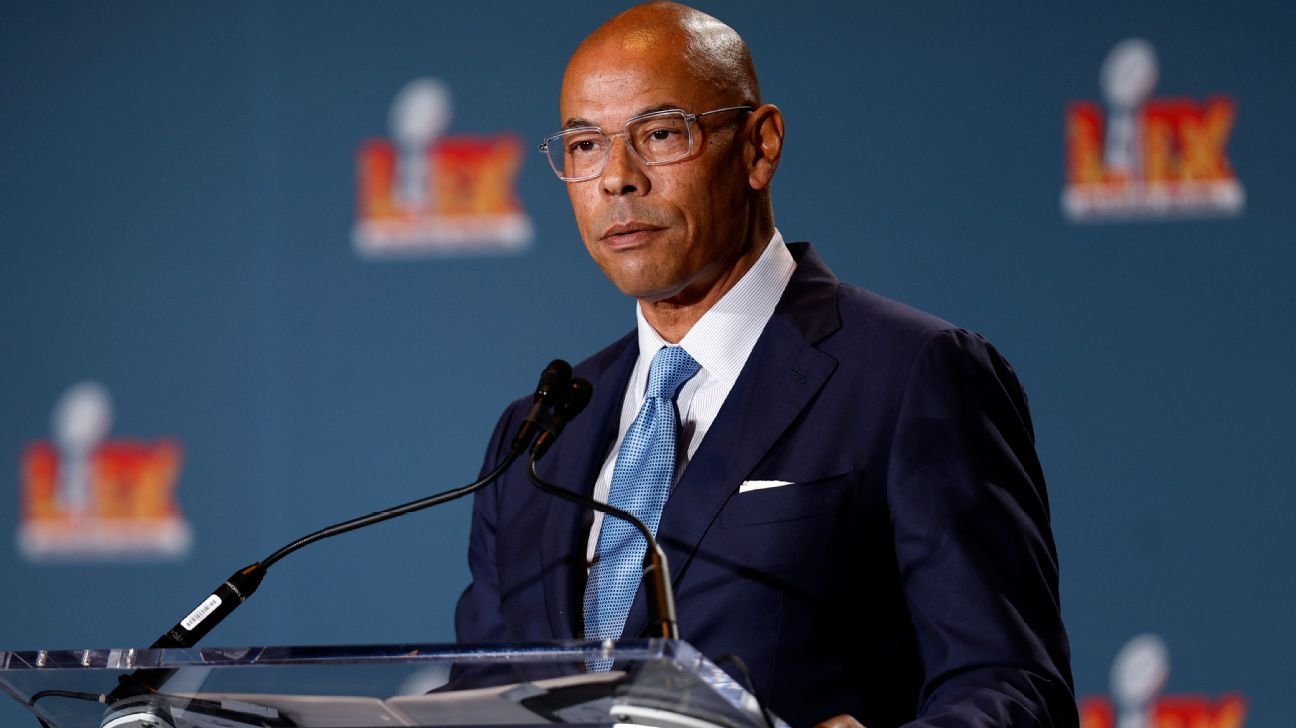 NFLPA leadership backs director Lloyd Howell Jr. amid reports NFLPA leadership backs director Lloyd Howell Jr. amid reports