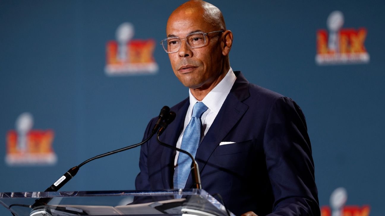 Ex-NFLPA boss Howell quits role as consultant for The Carlyle Group Ex-NFLPA boss Howell quits role as consultant for The Carlyle Group