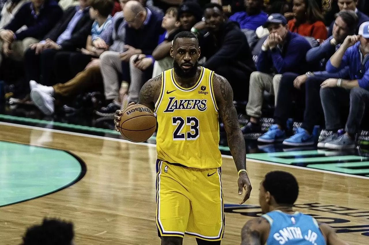 LeBron James rumors fade after dominating Summer League conversation