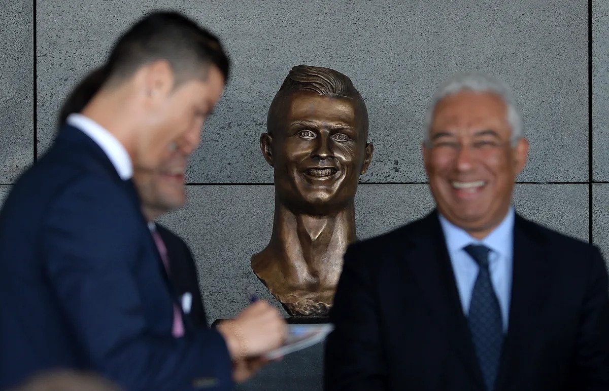 Tom Brady avoids joining list of sports history’s infamous statues Tom Brady avoids joining list of sports history’s infamous statues