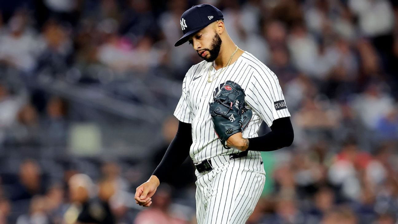 Devin Williams gives up 3 in 10th for another Yankees loss Devin Williams gives up 3 in 10th for another Yankees loss