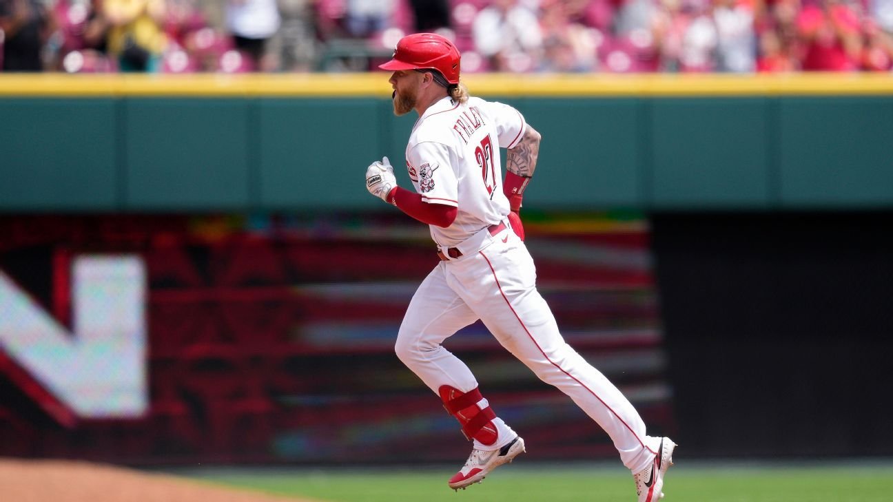 Reds designate Jake Fraley for assignment, activate Tyler Stephenson