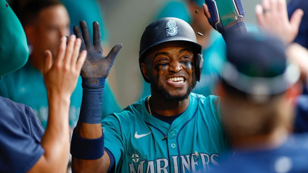 Mariners activate Victor Robles, designated Dylan Moore Mariners activate Victor Robles, designated Dylan Moore