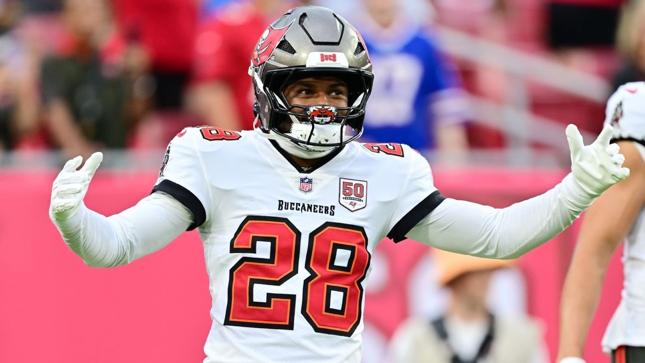 Bucs’ Shilo Sanders ejected after punching Bills’ Zach Davidson Bucs’ Shilo Sanders ejected after punching Bills’ Zach Davidson