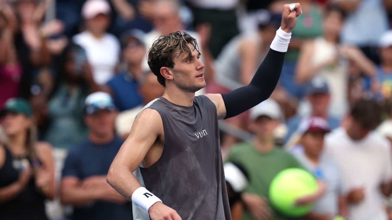 US Open: Jack Draper holds nerve to reach second round US Open: Jack Draper holds nerve to reach second round