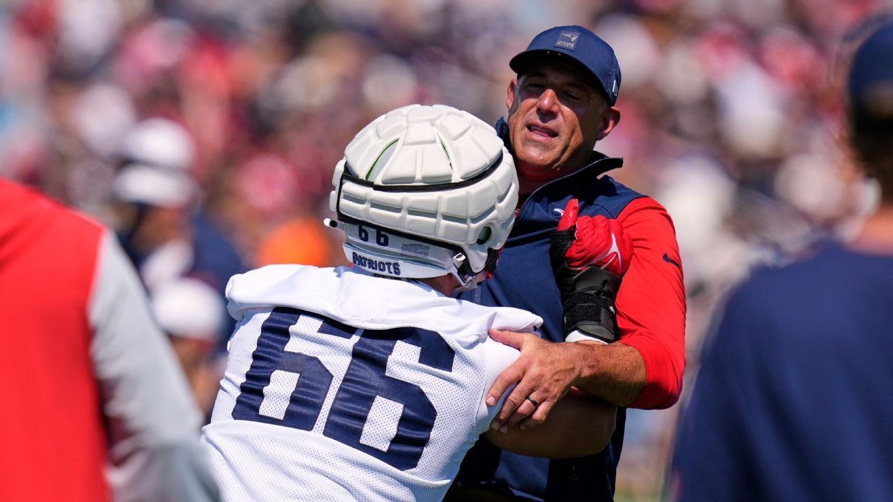 Inside Patriots coach Mike Vrabel’s hands-on coaching style