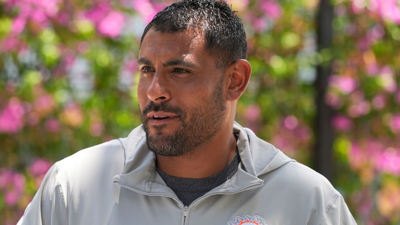 Dolphins OLB coach Ryan Crow to remain on indefinite leave Dolphins OLB coach Ryan Crow to remain on indefinite leave