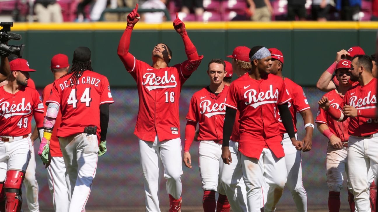 Noelvi Marte caps Reds rally to beat Blue Jays in 9th inning