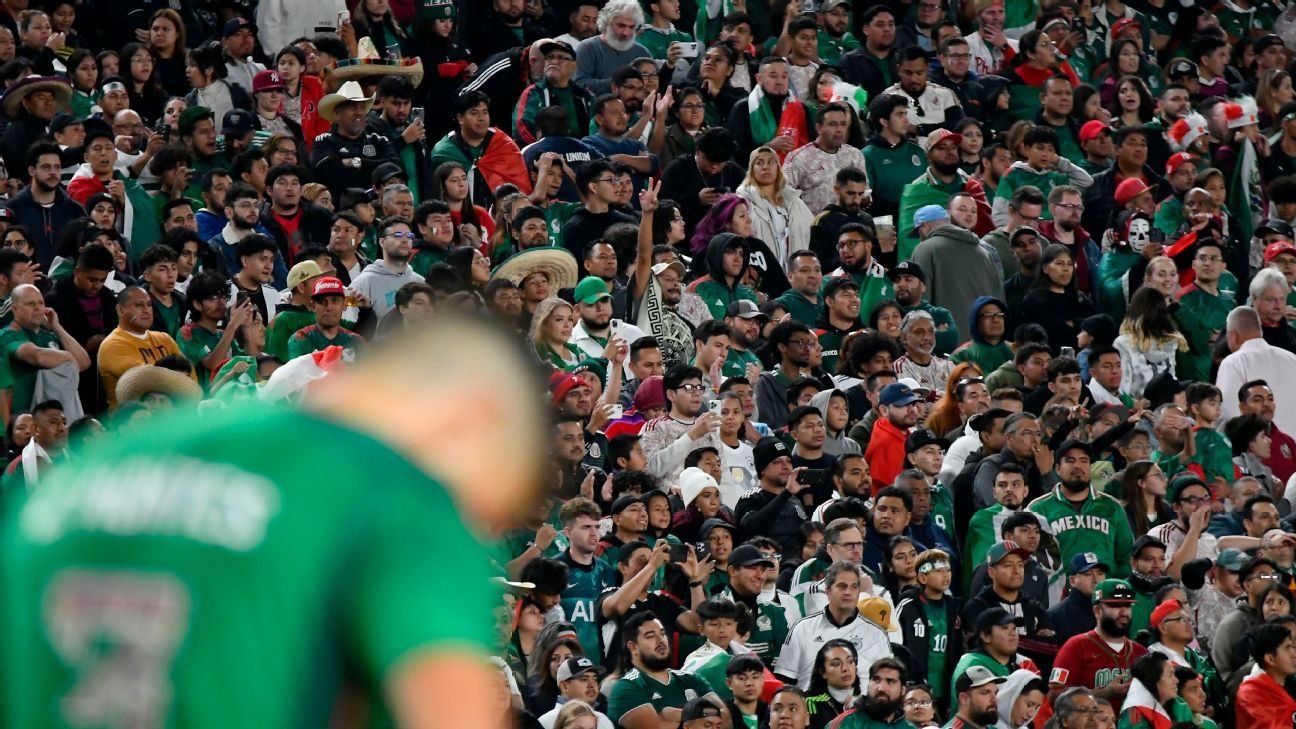 Activists call on Mexico soccer fans to end anti-gay chant Activists call on Mexico soccer fans to end anti-gay chant