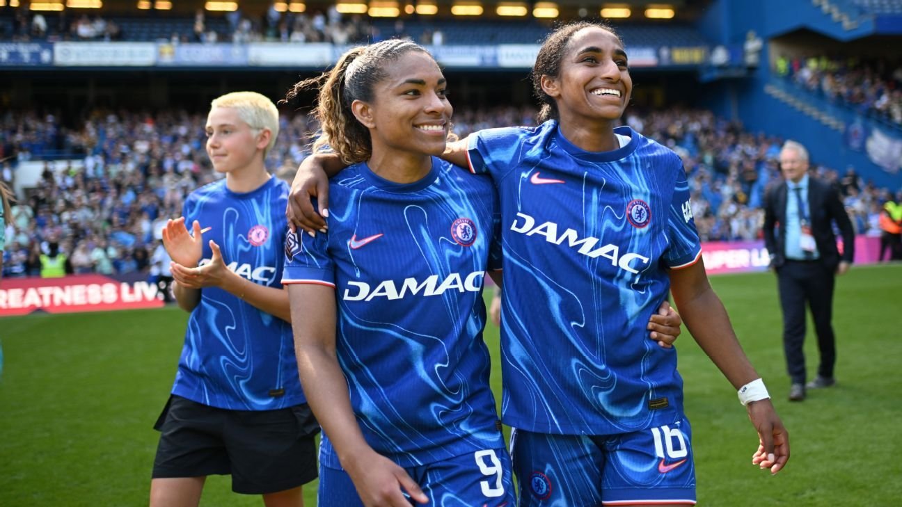 How USWNT stars adapt to life in England: Roundabouts, sheep herding, hot sauce How USWNT stars adapt to life in England: Roundabouts, sheep herding, hot sauce