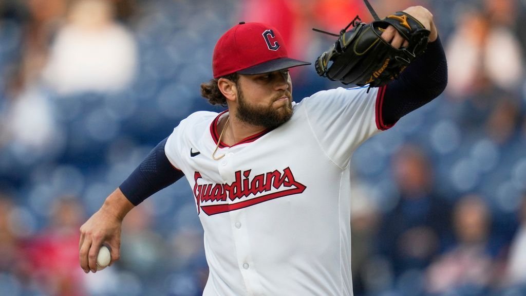 Cecconi’s bid to end Guardians’ no-hitter drought cut short