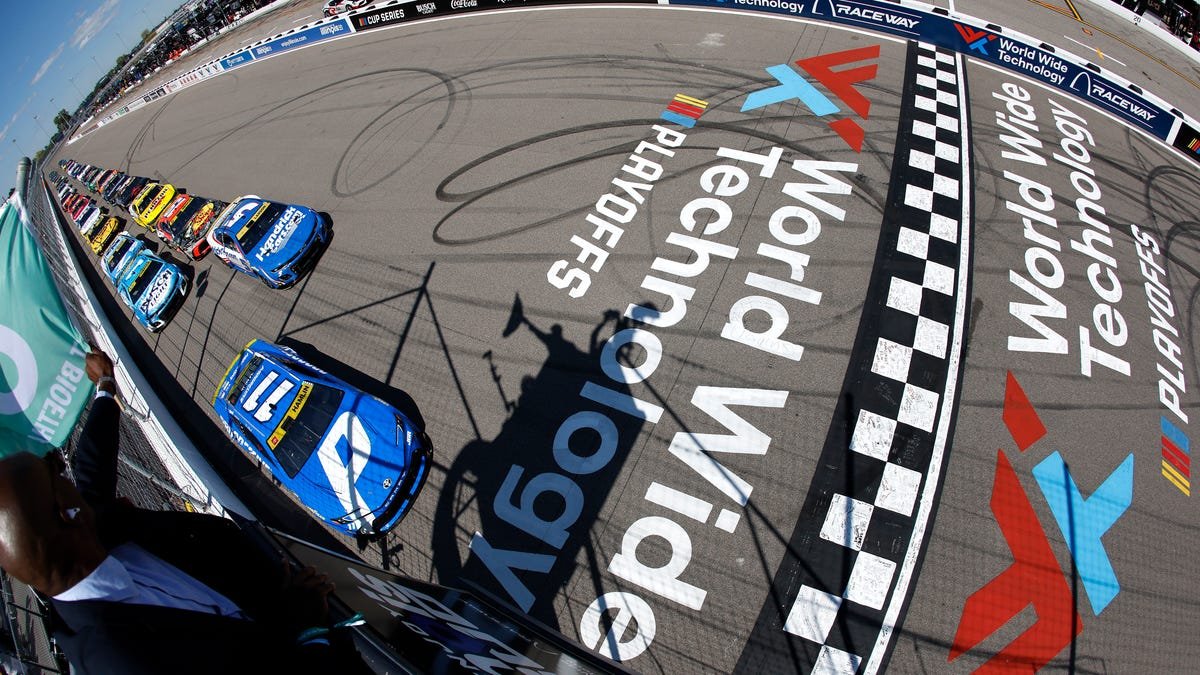 NASCAR playoff bubble doesn’t worry Denny Hamlin and his bandwagon