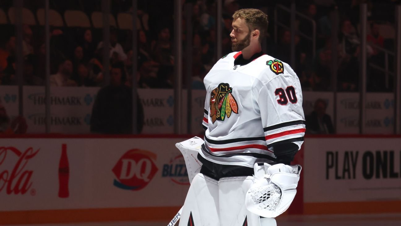 Blackhawks sign G Spencer Knight to 3-year, .5M extension