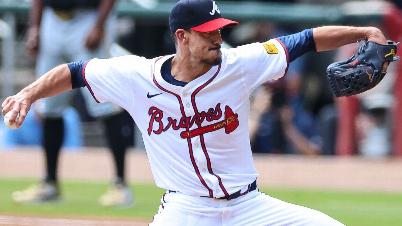 Braves crowd lauds Charlie Morton in potential final start