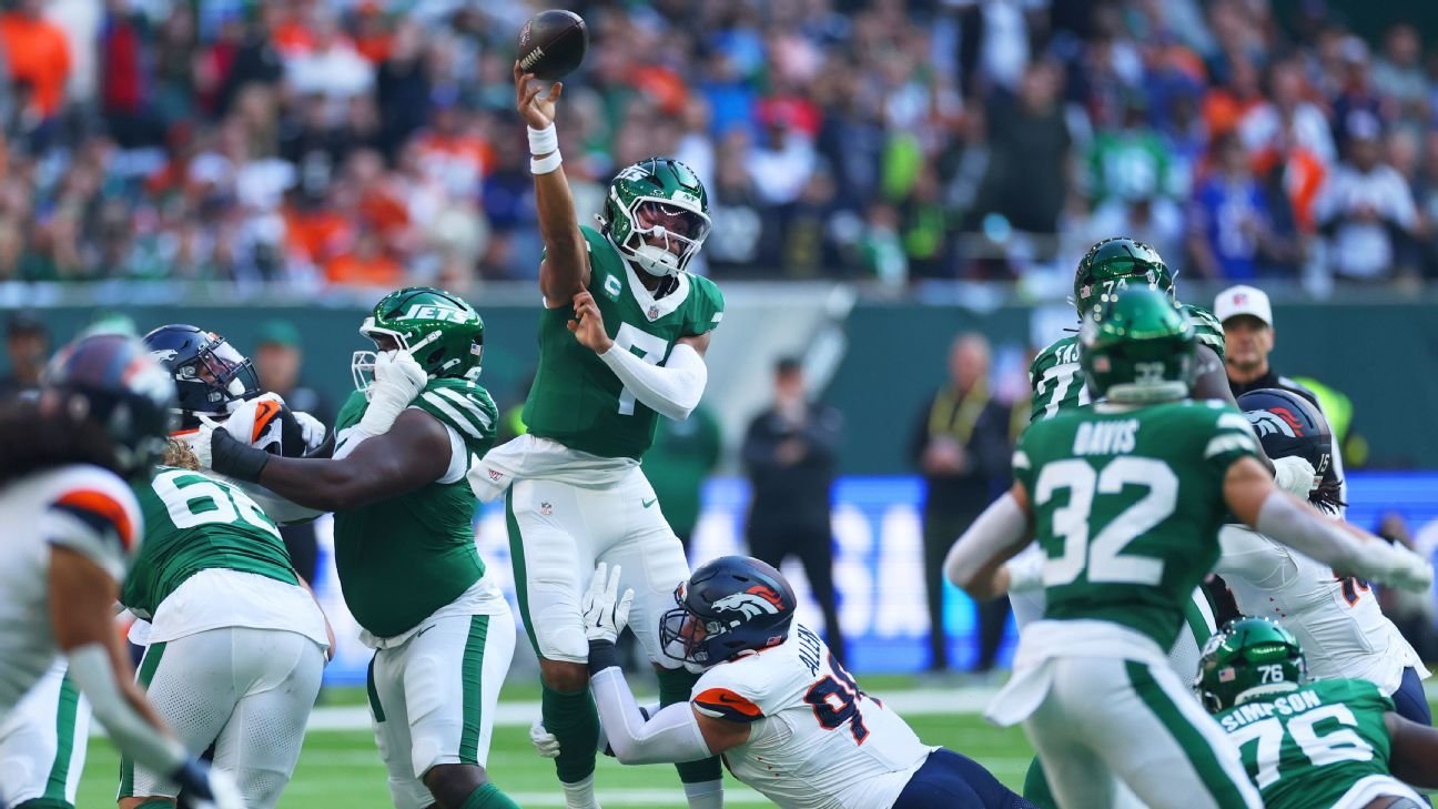 Aaron Glenn defends Jets QB Justin Fields after negative game Aaron Glenn defends Jets QB Justin Fields after negative game