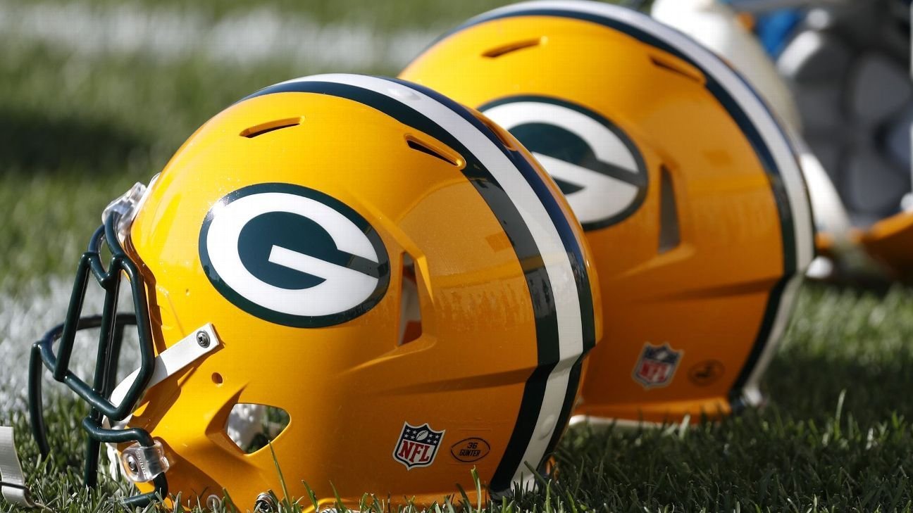 Packers’ flight to Phoenix delayed by more than five hours Packers’ flight to Phoenix delayed by more than five hours