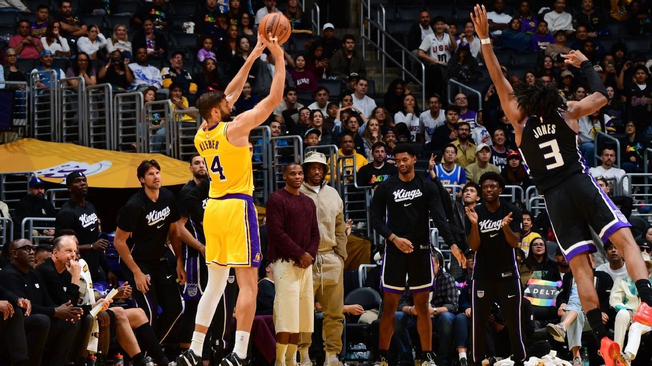 Lakers’ Kleber strains oblique, will be reevaluated in two weeks