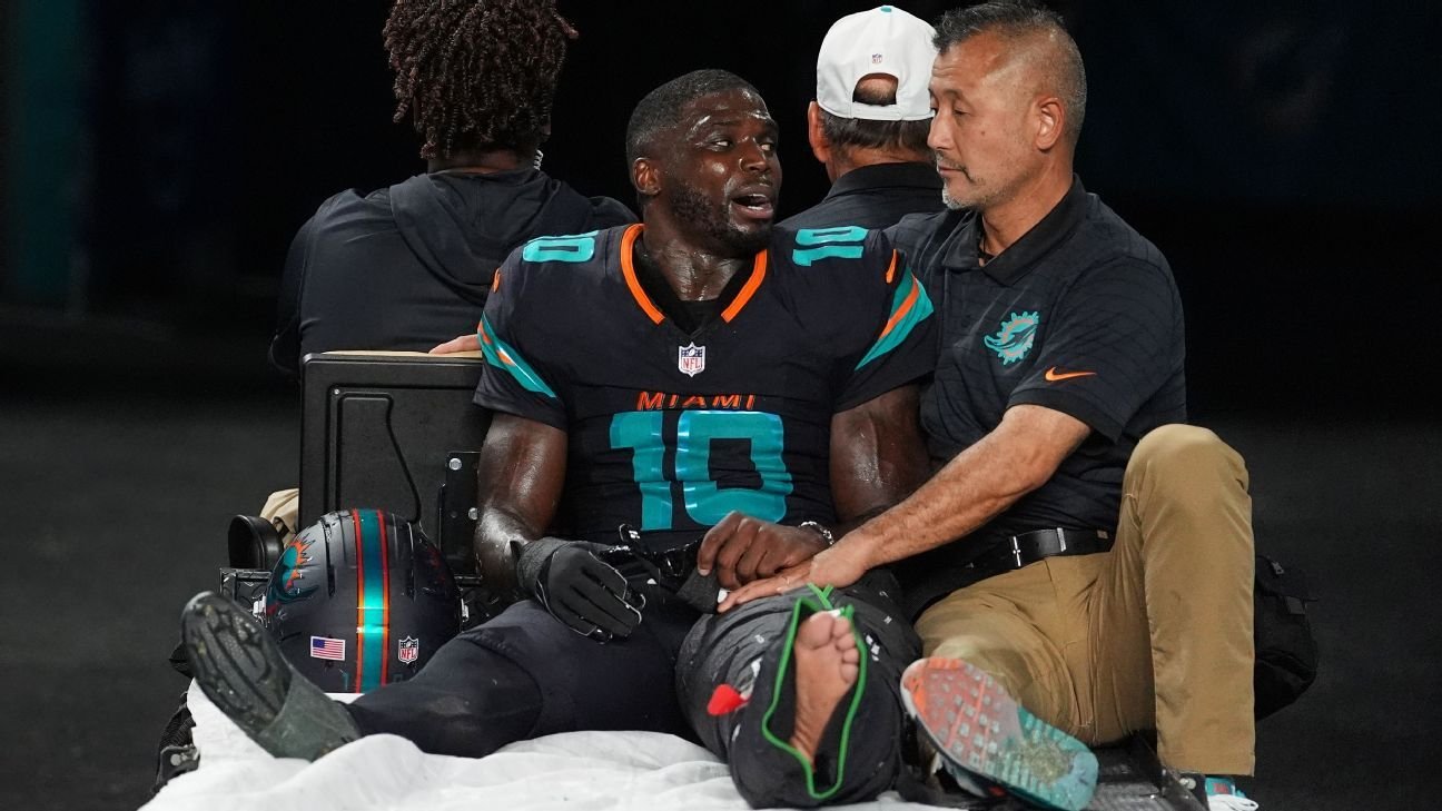 Dolphins’ Tyreek Hill undecided on retirement after injury Dolphins’ Tyreek Hill undecided on retirement after injury