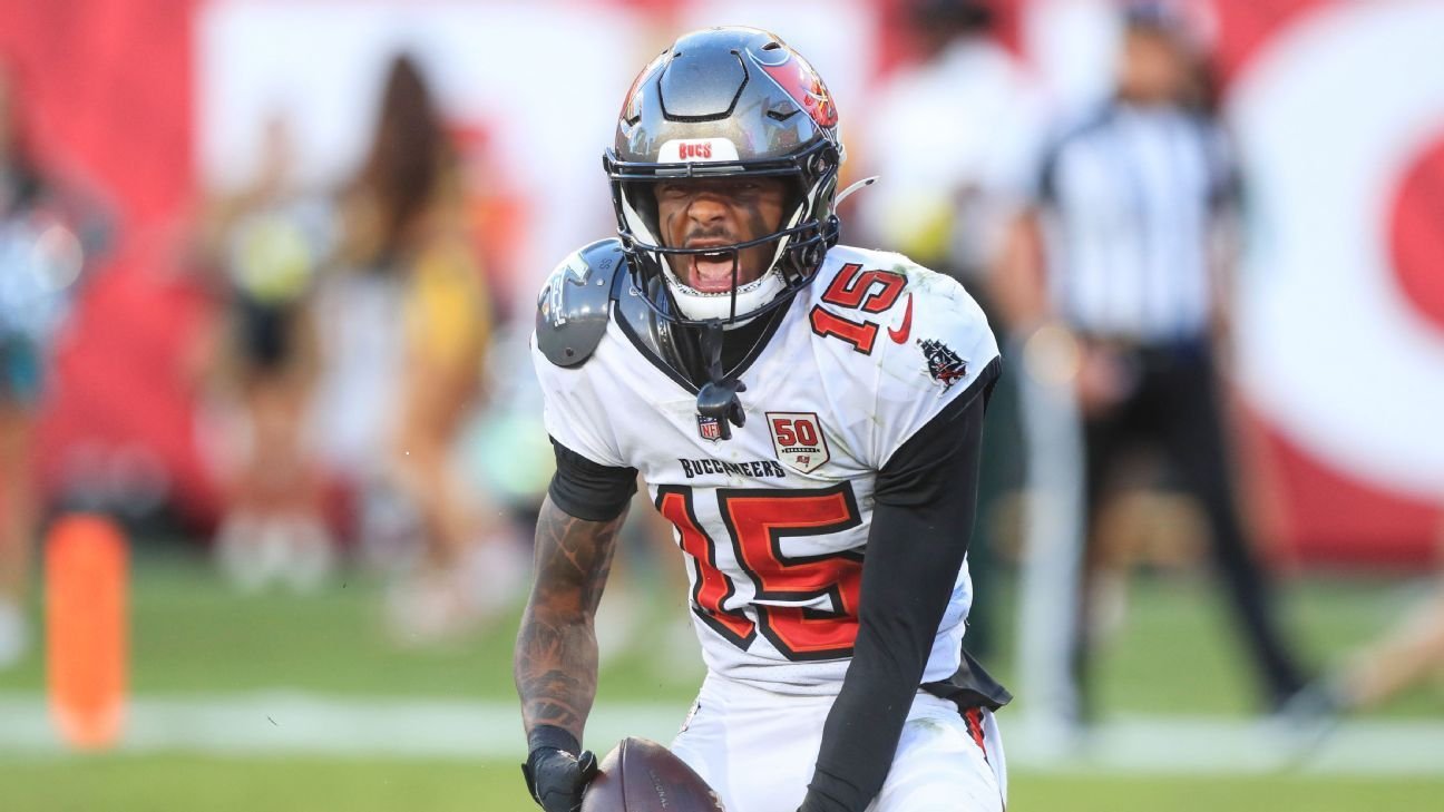 Last-minute pickups for Week 8: Bucs duo of Tez Johnson, Cade Otton among top options Last-minute pickups for Week 8: Bucs duo of Tez Johnson, Cade Otton among top options