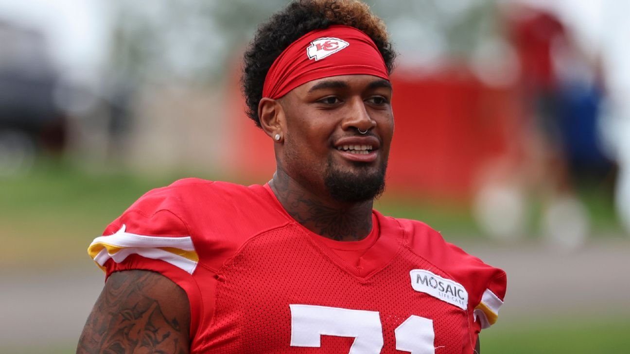Sources: Chiefs’ rookie Simmons to rejoin team in a few weeks
