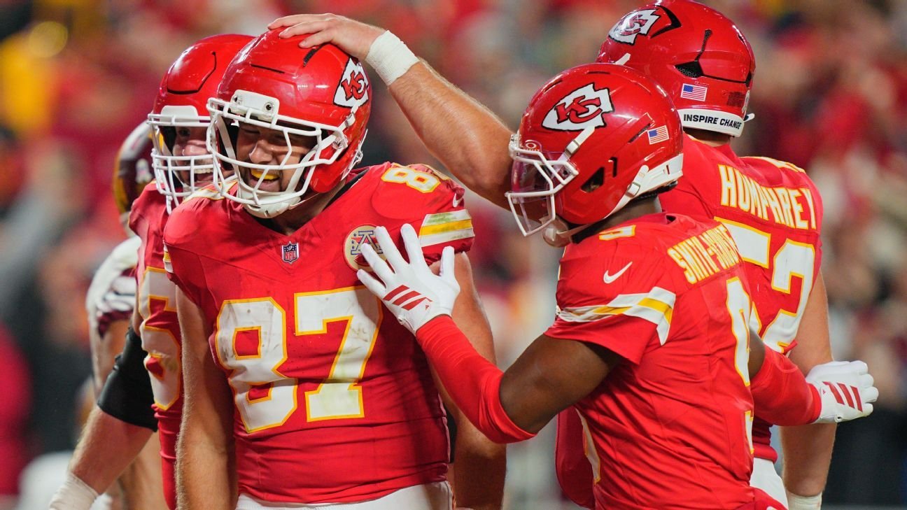 Travis Kelce ties Chiefs TD mark with vintage performance in win Travis Kelce ties Chiefs TD mark with vintage performance in win