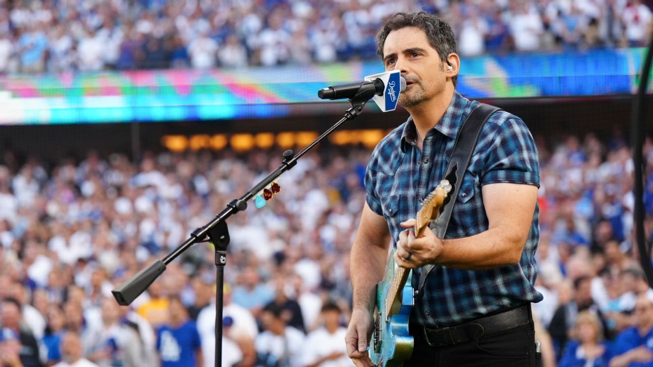 Brad Paisley’s national anthem precedes fourth extra-inning World Series game Brad Paisley’s national anthem precedes fourth extra-inning World Series game