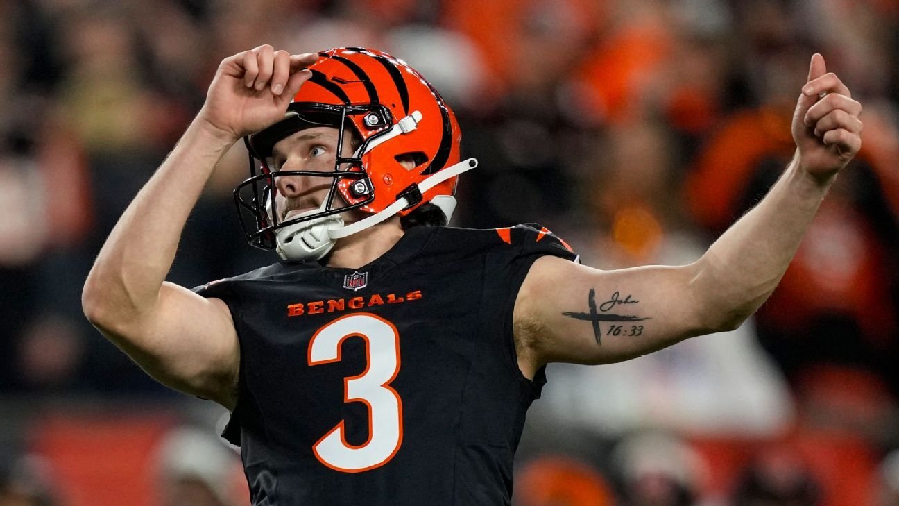 Source: Saints release K Grupe, sign York over Tucker after tryout