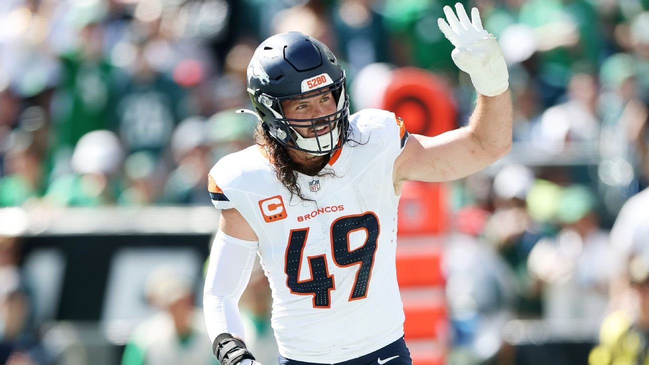Alex Singleton back at Broncos practice, ‘tracking’ to play SNF Alex Singleton back at Broncos practice, ‘tracking’ to play SNF