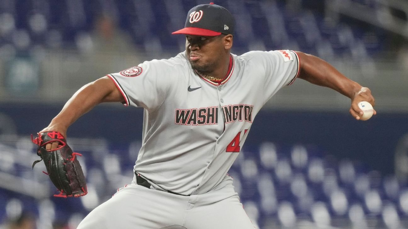 Mariners acquire LHP Jose Ferrer from Nationals for prospects Mariners acquire LHP Jose Ferrer from Nationals for prospects
