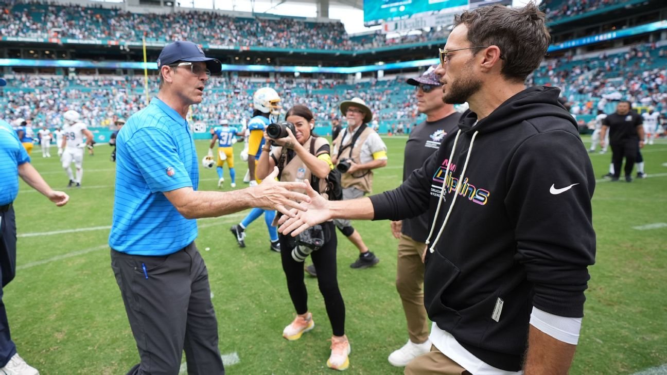 Chargers officially hire Mike McDaniel as offensive coordinator Chargers officially hire Mike McDaniel as offensive coordinator